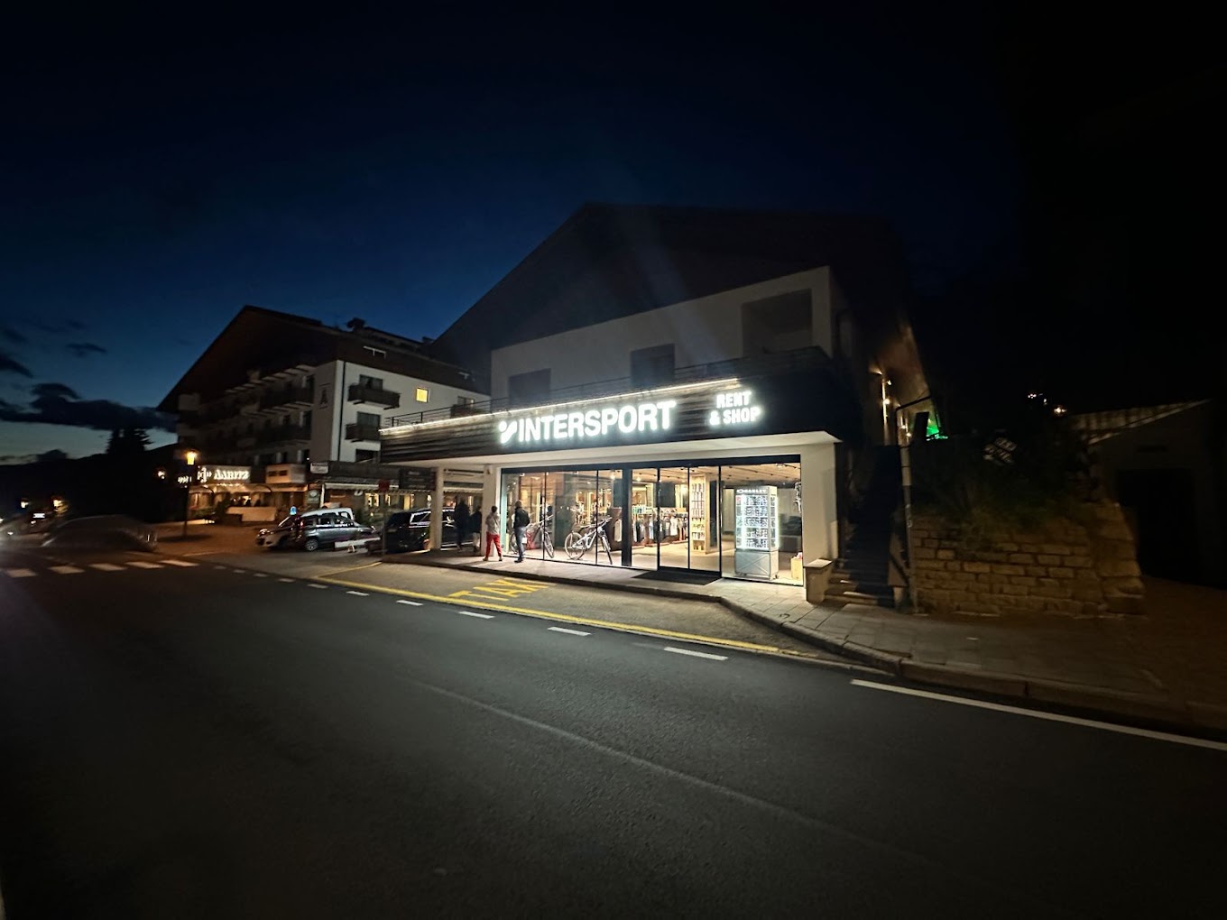 Intersport Ciampinoi - Selva Val Gardena - outside - night