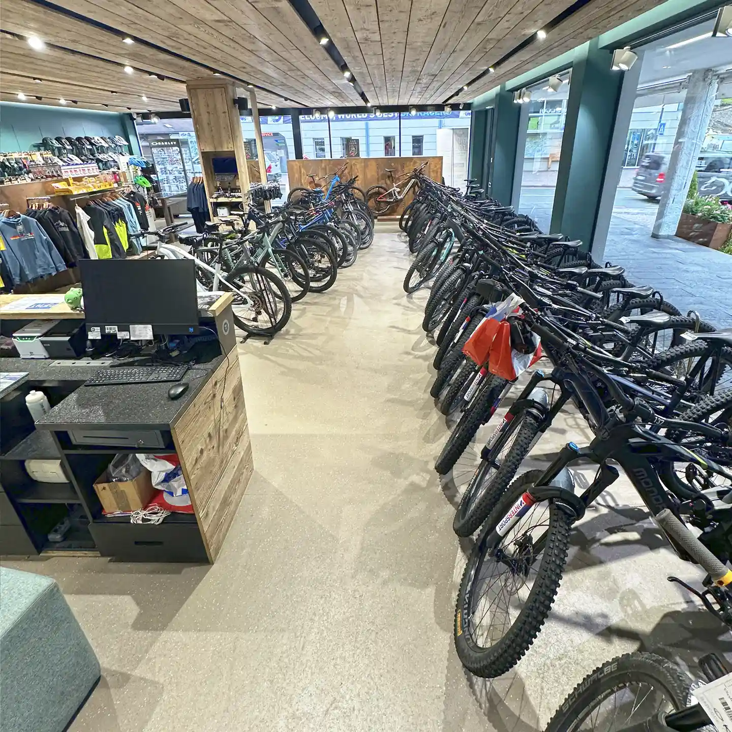 intersport-val-gardena.bike-rental-inside-hv Intersport Ciampinoi - noleggio bici dal interno