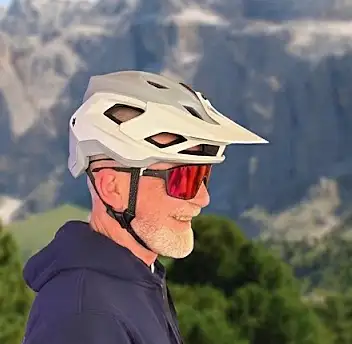 Alain - adetto negozio e noleggio Intersport Val Gardena - filiale S. Cristina