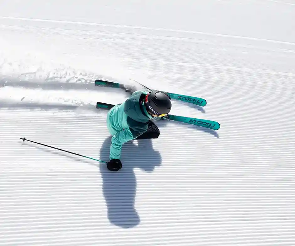 skiing-on-prepared-pists Curve in conduzione sulle piste della val gardena